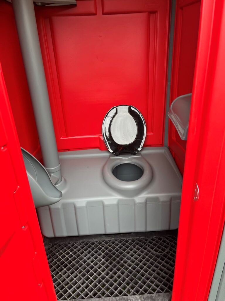 Portable Restroom for rent in chicago